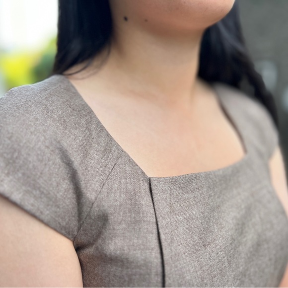 Banana Republic Sheath Dress - Size 2 - Picture 7 of 15